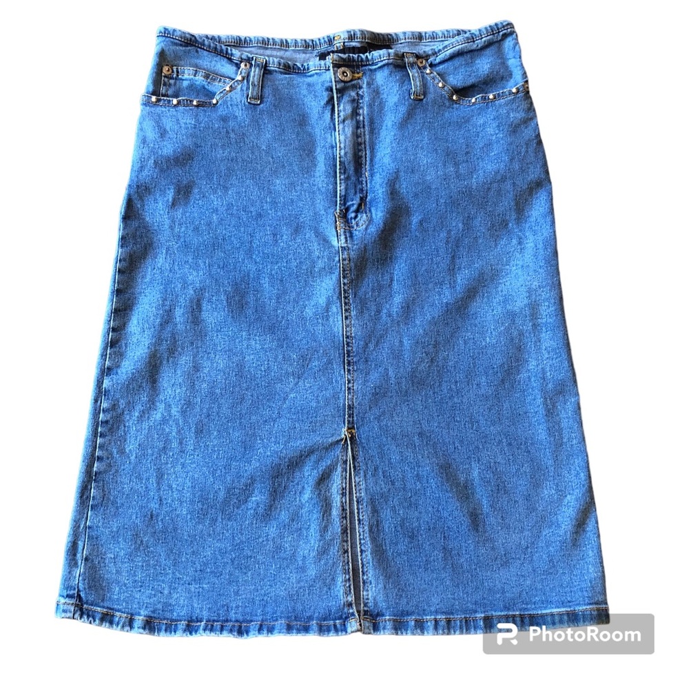 Desire 96%cotton pencil jean skirt w/round metal details on pockets Size11/12